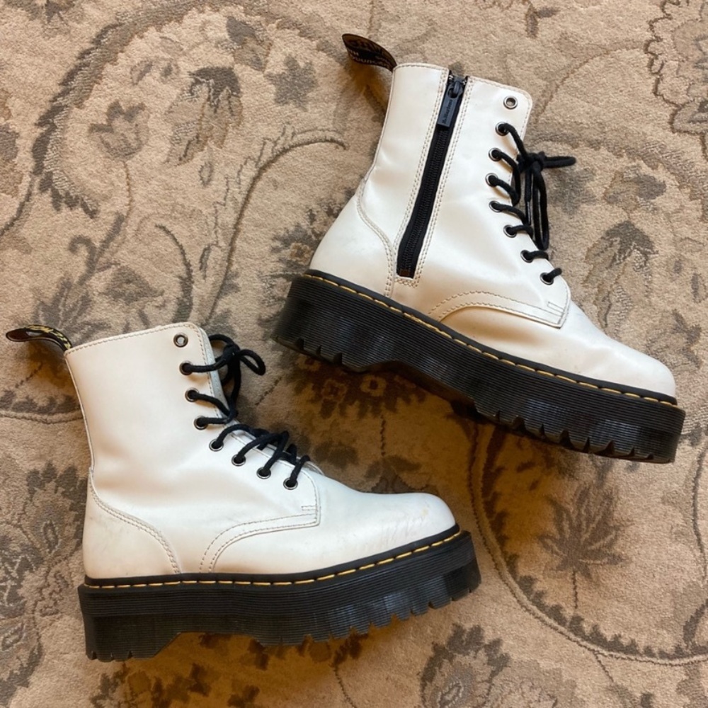 Dr. Martens Jadon Stylish White Leather Boots size euro 39